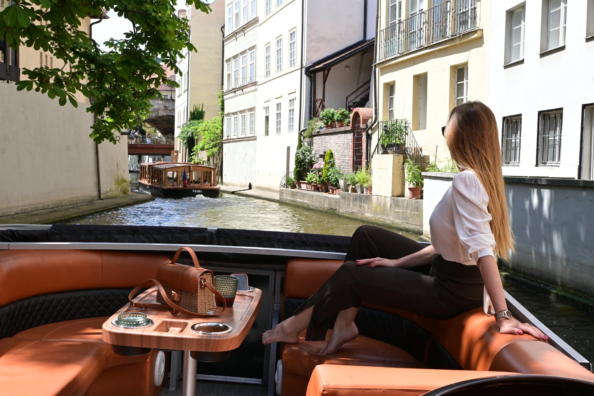 Cruise through Čertovka