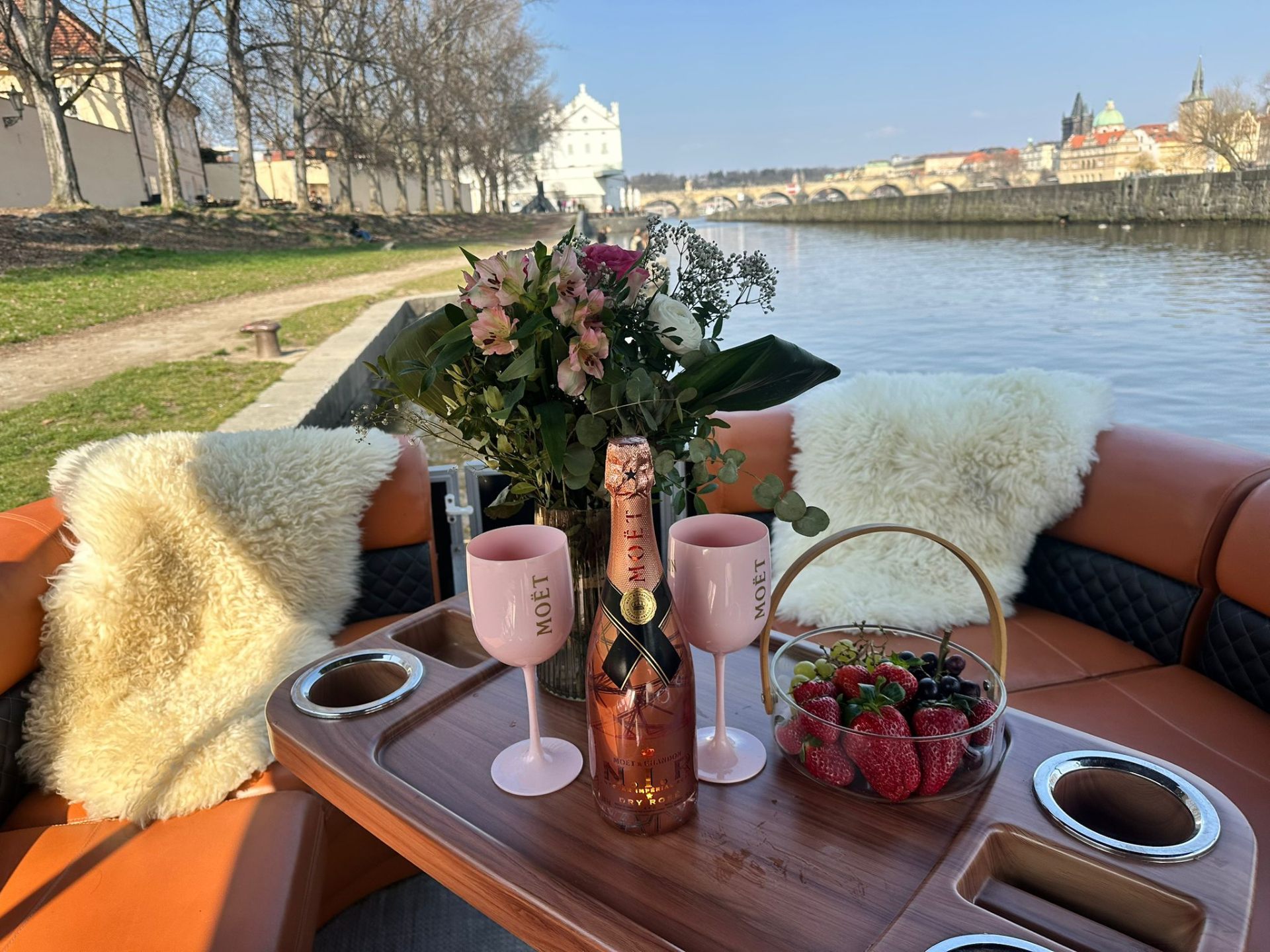 Champagne & flowers